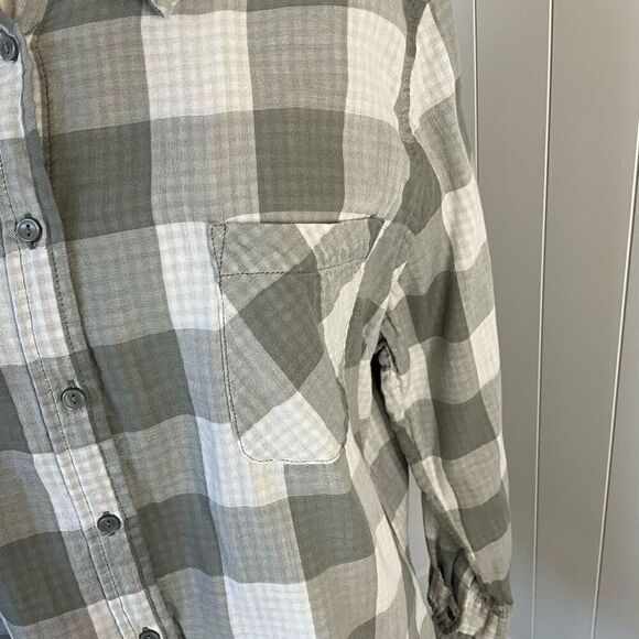 Womens Size XL Button Front Shirt Gray White Check Pattern Long Sleeve Collared - Picture 3 of 13
